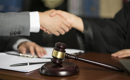 合同法律解析与司法实践：保障商业合作的法律基石